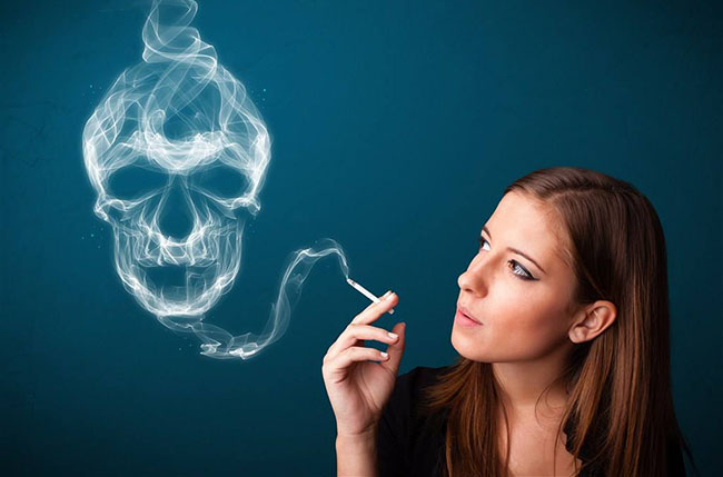 抽烟的危害 常年抽烟会减少十年寿命不信你看
