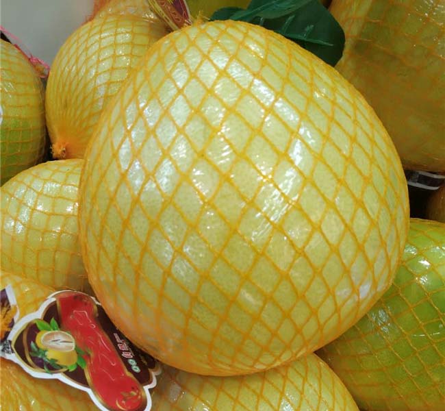柚子蒸冰糖熟吃的功效与作用 天然水果罐头口味佳