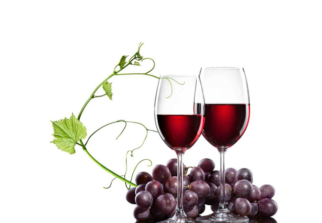 葡萄酒的功效与作用 每日适量饮点葡萄酒对身体超有益