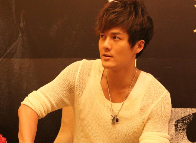 凌晨四点的北京真实身份 蒙面唱将凌晨北京揭面系吴克群吗