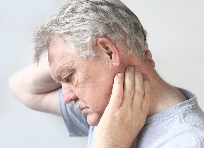 颈椎病的症状及治疗 上班族预防和治疗颈椎病刻不容缓
