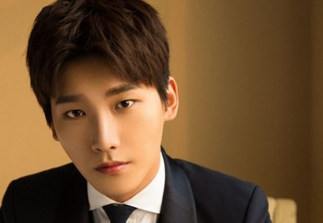 邢昭林以前胖的照片 大逆袭为帅气男神背后竟因一段情深爱恋