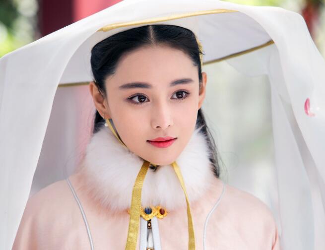 花满天谢千寻结局怎样 千寻花满天恋情遭遇重重阻碍难相守