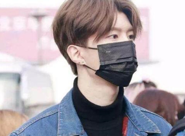 范丞丞正式出道 有着大红大紫的姐姐范冰冰想不红都很难