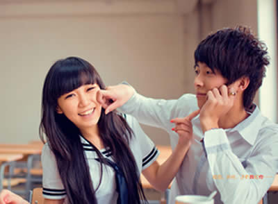 面对自己心爱的男人总会犯点疑神疑鬼的小毛病 面对自己心爱的男人总会犯点疑神疑鬼的小毛病