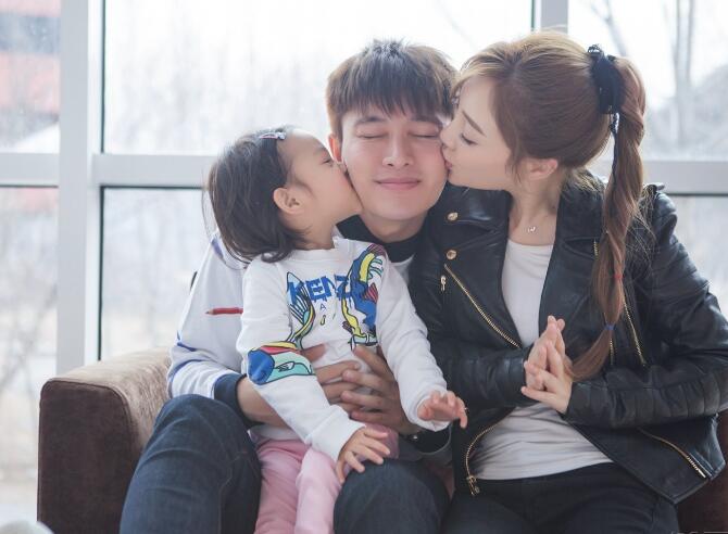 璐宿一夜是什么梗 贾装没事来源李小璐出轨风波曝出新梗