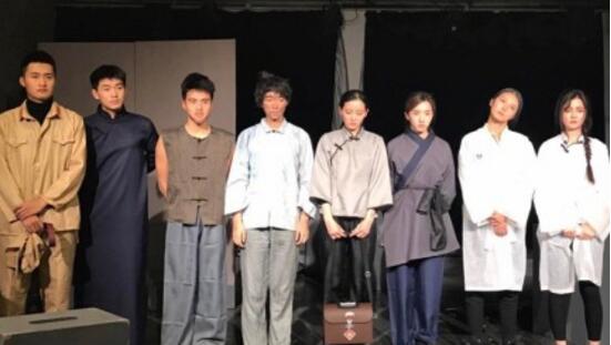 王俊凯获老师夸奖 不傲娇一直默默付出成为老师眼中的好学生