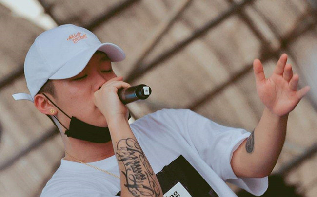 圣诞夜红花会歌词 pgone歌词涉嫌教唆学生侮辱妇女被下线