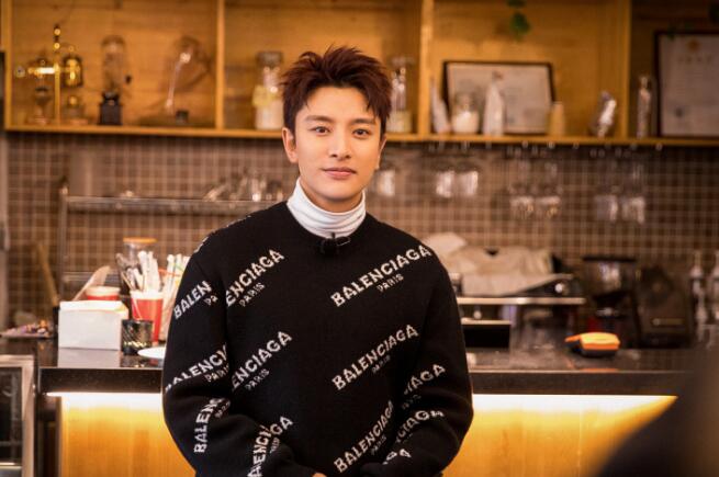 贾乃亮父母公司多少亿 亮哥打拼多年身价惊人