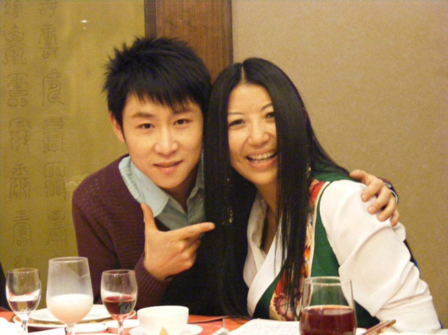 杨二车娜姆为何少一耳 早年耳朵被割背后不为人知的隐情