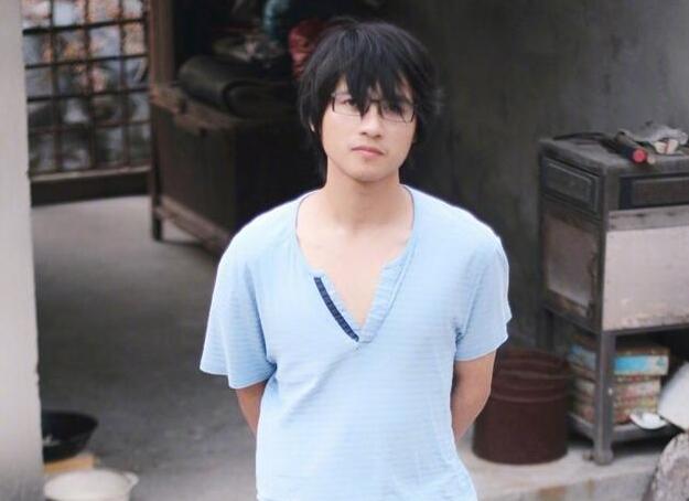 韩寒发文感慨 曾经退学让他很后悔如今提醒大家不要学他