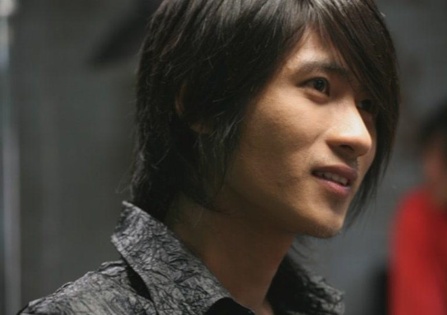 韩寒发长文 感慨退学是件很失败的事情却也是一生的遗憾