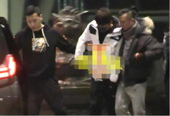 贾乃亮苏州深夜买醉 亮哥深夜买醉哭成泪人画面引心疼