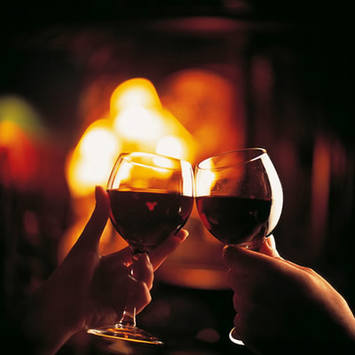 热红酒不仅能在寒冷的冬天热身还有对身体有益处