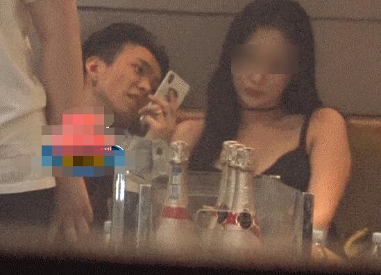 TT夜店连撩三女 tt与三个大美女有亲密行为照片曝光很辣眼