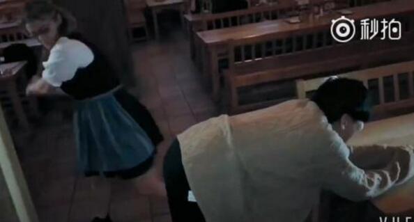 林俊杰被打屁股 瞬间面部扭曲男神形象一去不复返