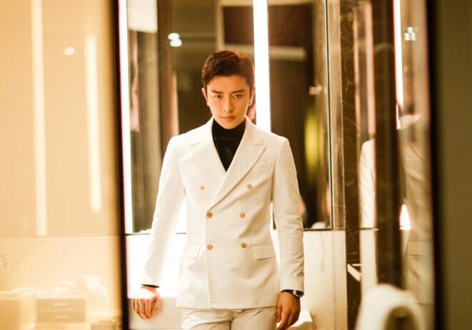 黄毅清谈贾乃亮婚姻 不想别人走上他傻傻被骗的后路开撕黄奕