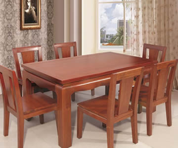 长方形的餐桌多是被中富或以上的家庭使用
