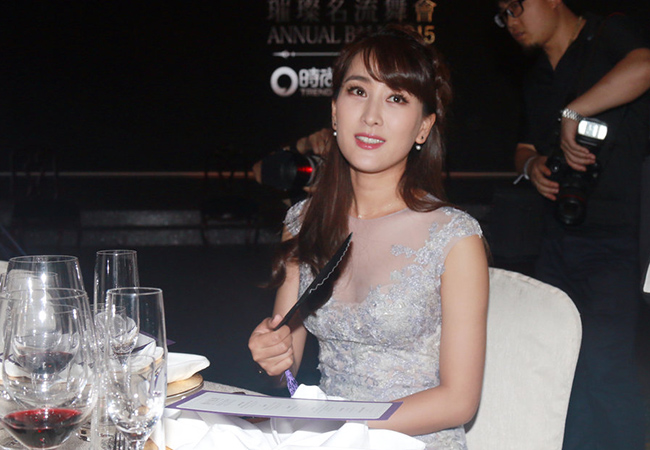 黄毅清为什么要锤马苏 揭非夜宿门当事人她卷入空前纷争真相