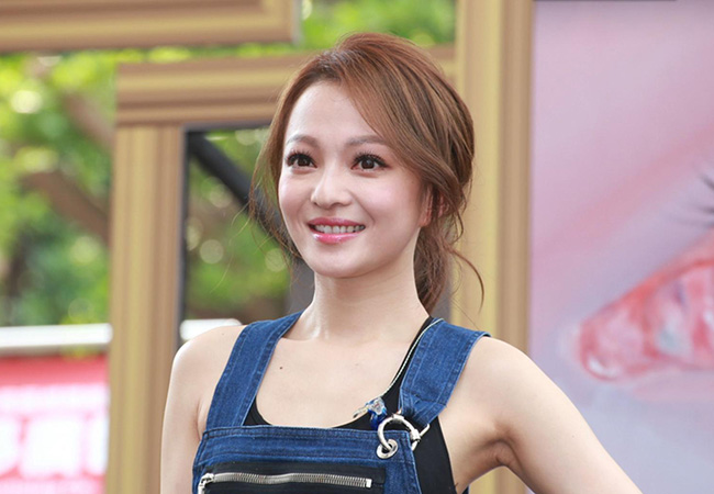 为什么说张韶涵被妈坑 红遍华语后却销声匿迹她都经历了什么