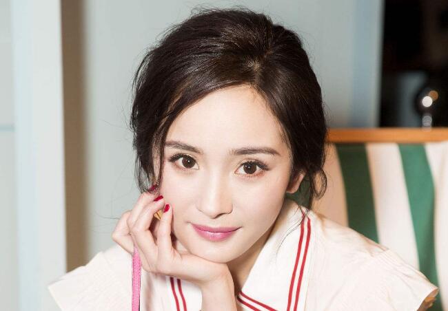 杨幂拒绝穿秋裤 要风度不要温度内心抵触秋裤