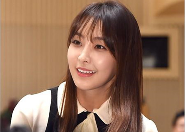 郑柔美被拖欠片酬 经纪公司证实郑柔美拖欠片酬不止一部