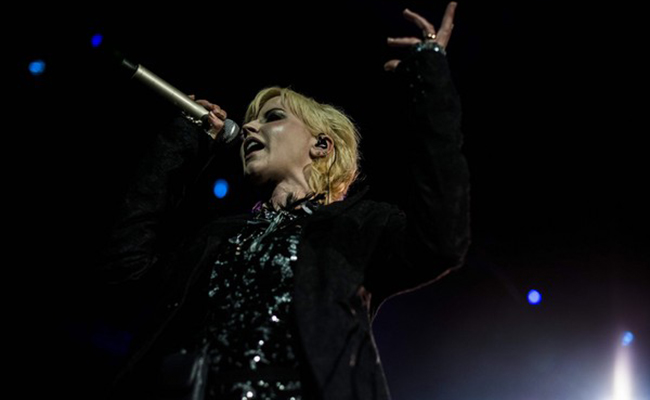 小红莓主唱怎么了 自曝需要药物控制躁郁症取消巡演