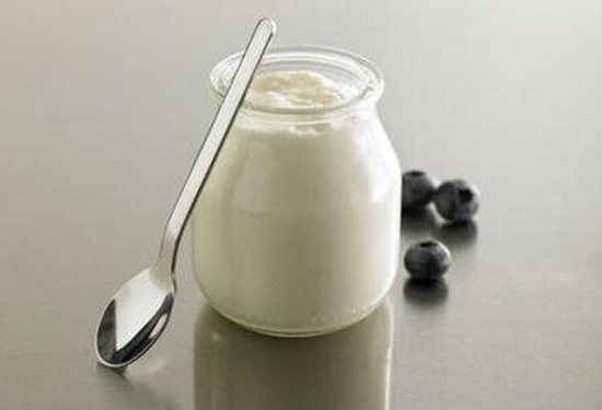 酸奶什么时候喝最好 酸奶的功效与作用是什么