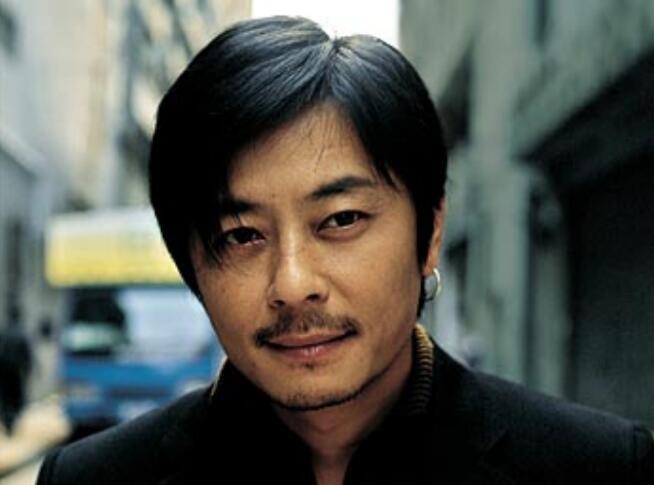 成龙谈王杰被下毒 大哥知道害王杰的年轻人是谁为什么不公开