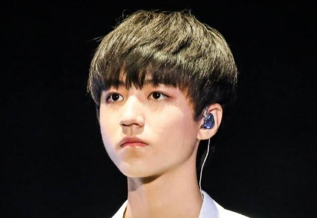 王俊凯录节目被打扰 保姆车私人物品被人动过隐私被看光