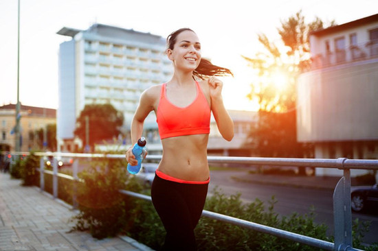 跑步时肚子很疼是什么原因 跑步肚子疼应该怎么缓解