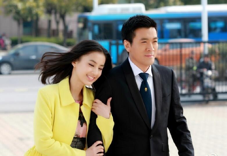 杨子晒小儿子正面照 小家伙胖胖的很可爱萌照曝光