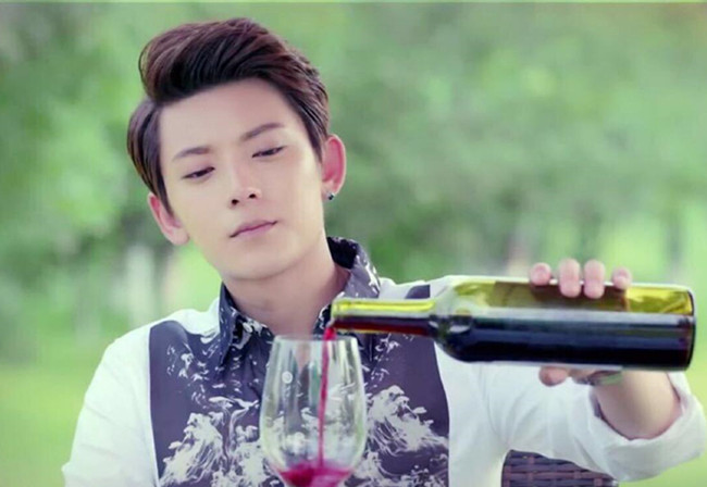 陈翔出轨了吗 在视频电梯一夜未宿与江铠同共进共出曝光