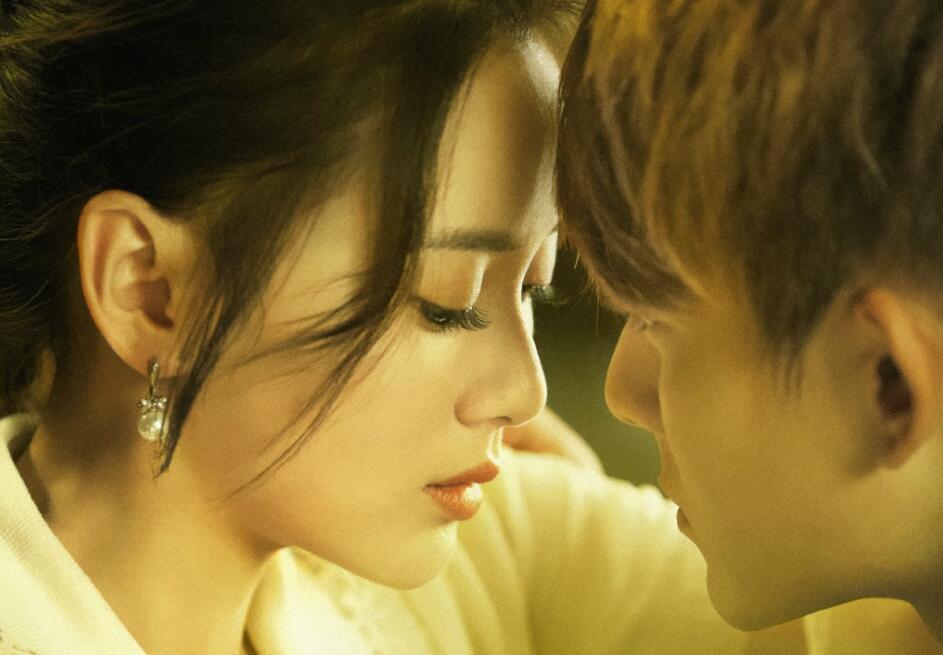 陈翔江铠同在家挤痘是什么梗 陈翔光膀子江铠同挤痘臆想歪歪