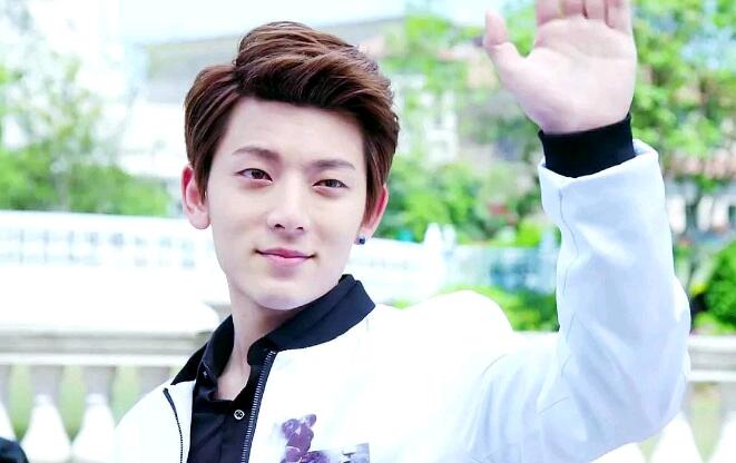 陈翔江铠同做头发被抓是真的吗 陈翔女友目睹全过程伤心分手