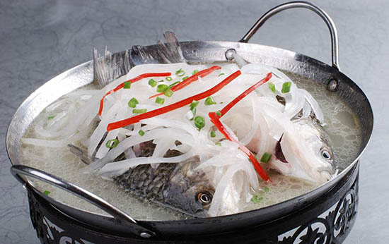 鲫鱼汤的家常做法 健康营养又美味