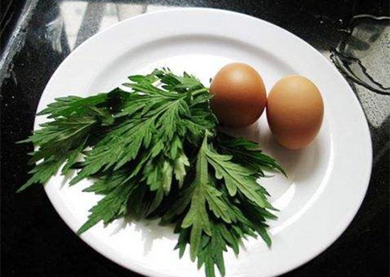 艾叶煮鸡蛋的功效是什么 艾叶煮鸡蛋的做法介绍