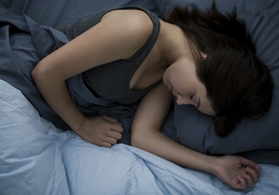 睡觉时身体突然抖一下是什么原因 原来是身体这里出了问题