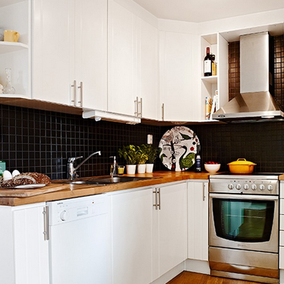 　厨房不仅是一个做饭的场所，在家居风水中来说，它更是财运的象征