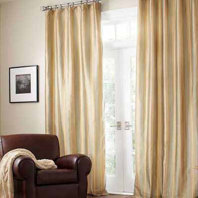 高较低的平房可以使用色彩对比强烈的窗帘