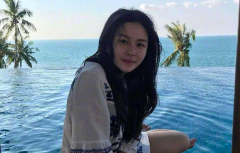 邱淑贞女儿沈月近照曝光 多次被狗仔拍坦言不想出道