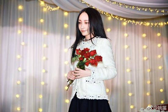 36岁姚笛被成功求婚 富二代男友身份揭秘