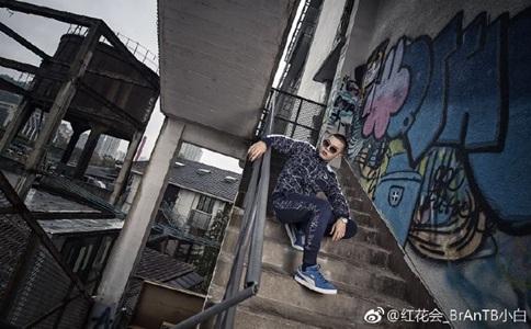 小白离开红花会微博原文 小白离开红花PGone和蛋壳是怎么回应的?