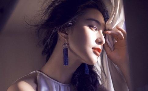 范冰冰头等舱中做美容时的满脸揉通红保养方法详细步骤