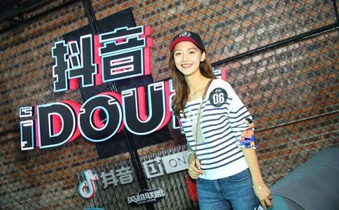 抖音卖奶茶的@烨.是男的还是女的?抖音卖奶茶的烨个人资料