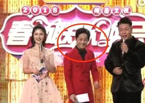 杜海涛正面回应春晚口误 骂自己没用给吴昕打电话称自己要死了