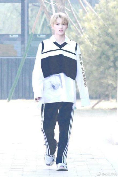 偶像练习生素颜照公开 Justin反差大灵超撞脸鹿晗