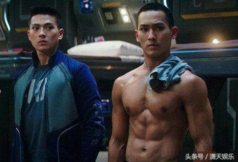 《环太平洋2》比第一部差在哪?这次不能把锅丢给景甜了