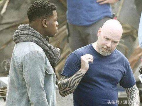 《环太平洋2》比第一部差在哪?这次不能把锅丢给景甜了