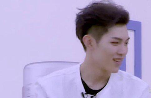 蔡徐坤疑似加入张艺兴小组 演出曲目定位《Mask》